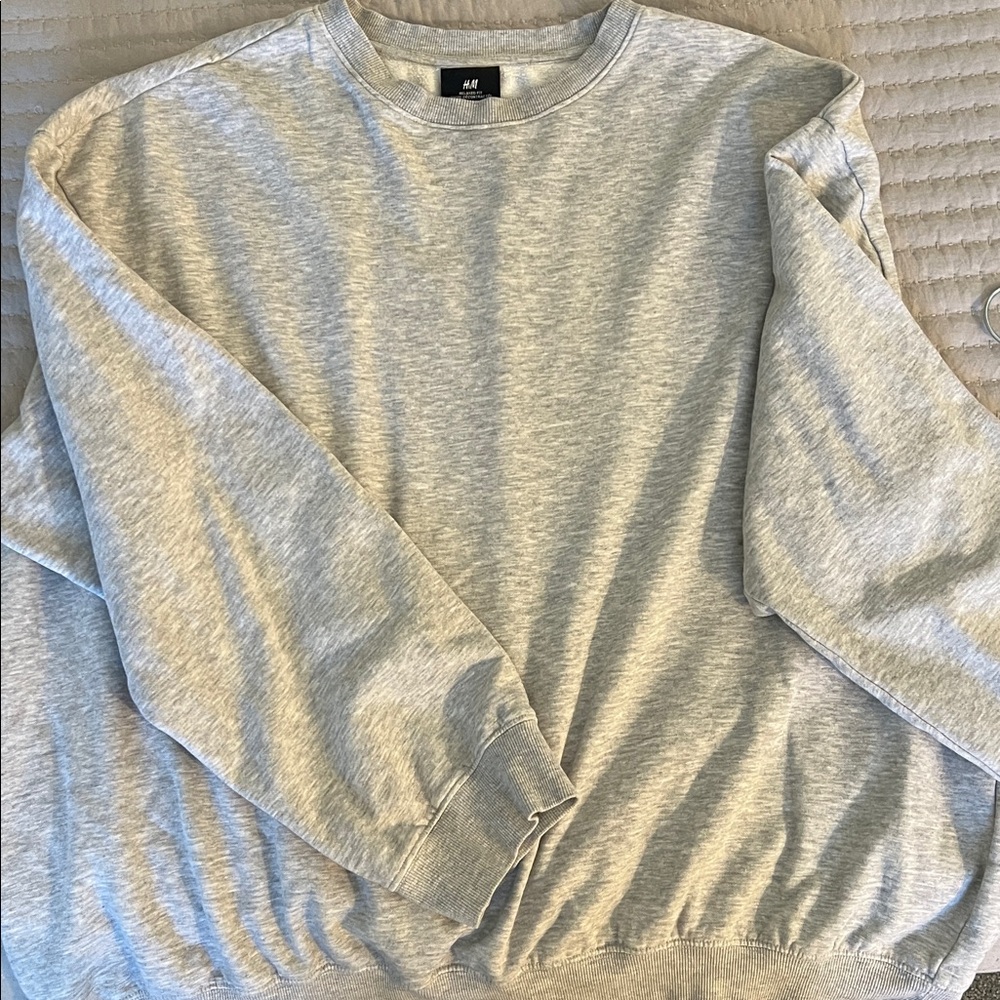 H&M Light Gray Pullover Sweatshirt